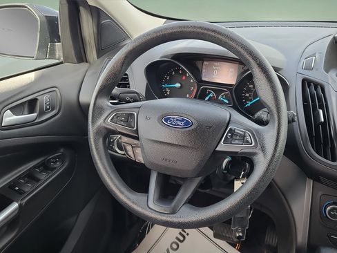 Used 2018 Ford Escape SE FWD image 12