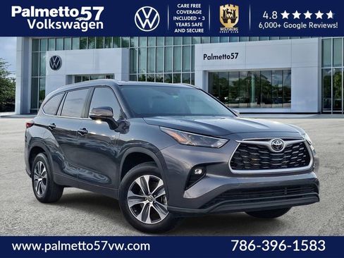 Used 2023 Toyota Highlander XLE image 1