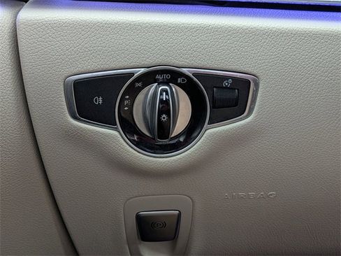 Used 2018 Mercedes-Benz E 400 4MATIC Sedan image 29