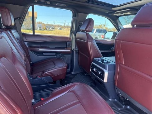 Used 2024 Ford Expedition Limited image 27