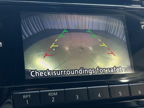 Used 2017 Nissan Rogue SV FWD image 20