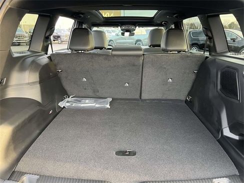 New 2026 Jeep Cherokee Overland image 7