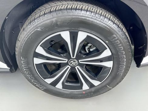 Certified 2024 Toyota bZ4X AWD image 33