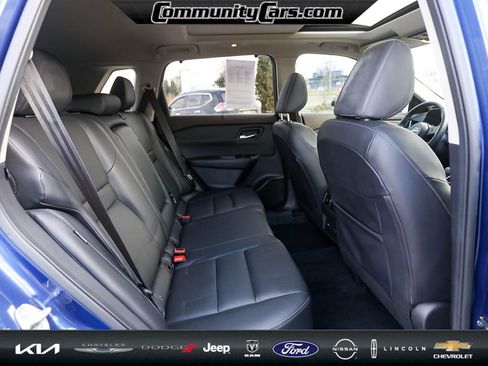 Used 2023 Nissan Rogue SL w/ SL Premium Package image 22