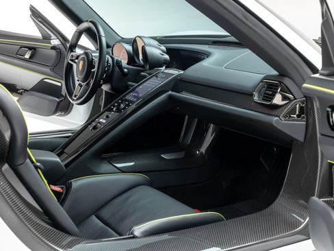Used 2015 Porsche 918 Spyder AWD/4WD image 44