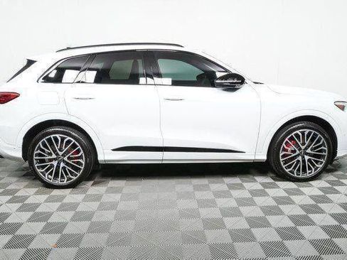 Used 2025 Audi SQ5 Premium Plus w/ Premium Plus Package AWD/4WD image 32