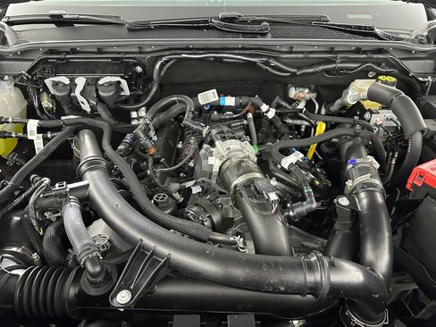 Used 2025 Ford Ranger XLT w/ Advanced Towing Package image 32