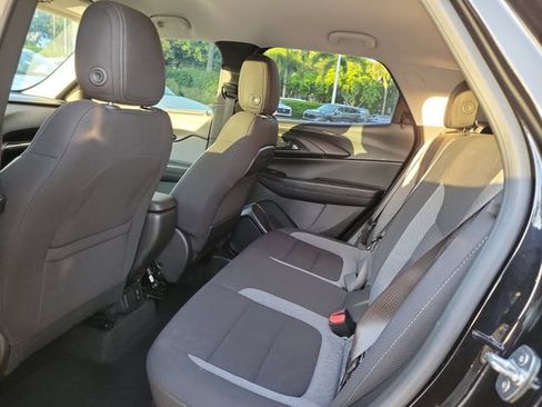 Used 2023 Chevrolet TrailBlazer LT w/ Convenience Package FWD image 8