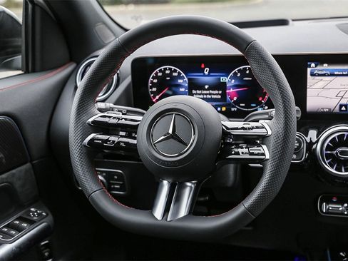 New 2025 Mercedes-Benz GLA 250 4MATIC image 15