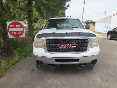 Used 2014 GMC Sierra 2500 W/T AWD/4WD image 2