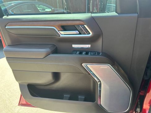 Used 2023 GMC Sierra 1500 Denali AWD/4WD image 6