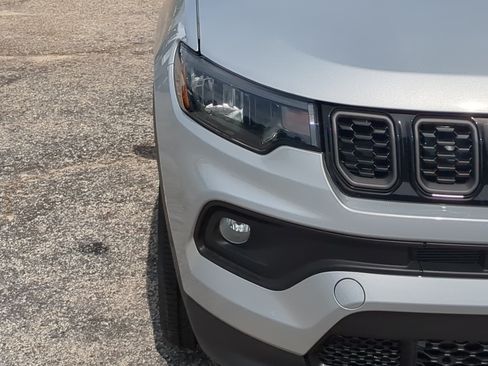 New 2026 Jeep Compass Latitude AWD/4WD image 8