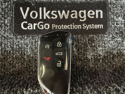 Used 2024 Volkswagen Atlas Cross Sport SE image 31