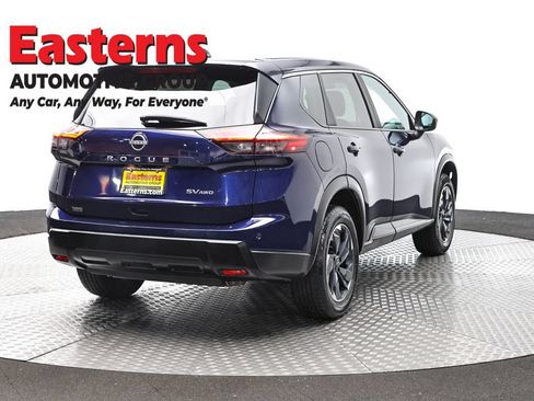 Used 2024 Nissan Rogue SV AWD/4WD image 5