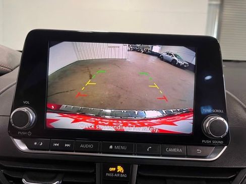 Used 2019 Nissan Altima 2.5 SR w/ SR Premium Package image 26