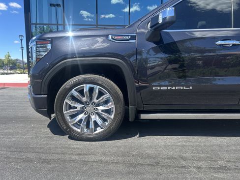 Used 2023 GMC Sierra 1500 Denali AWD/4WD image 12