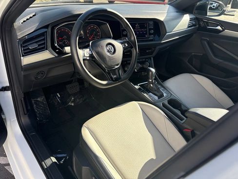 Used 2019 Volkswagen Jetta R-Line FWD image 7