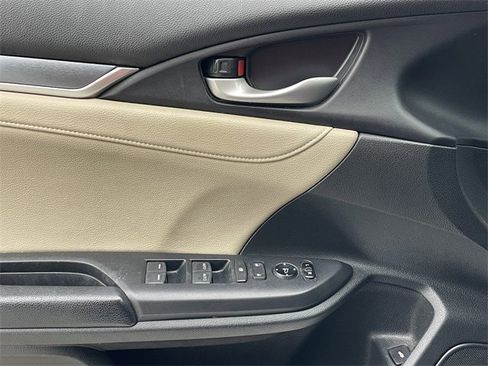 Used 2018 Honda Civic Touring image 23