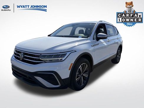 Used 2024 Volkswagen Tiguan SE image 1