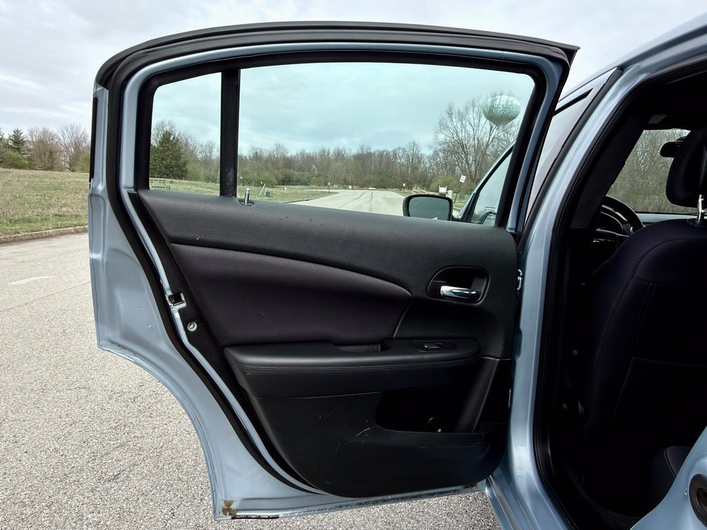 Used 2014 Chrysler 200 LX FWD image 17