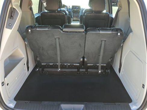 Used 2019 Dodge Grand Caravan SXT image 26