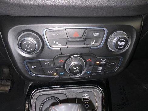 Used 2021 Jeep Compass Limited AWD/4WD image 18