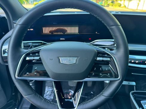 Used 2024 Cadillac Lyriq Luxury AWD/4WD image 23