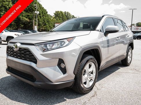 Certified 2019 Toyota RAV4 XLE AWD/4WD image 3
