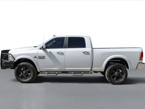 Used 2018 RAM 2500 Laramie AWD/4WD image 9