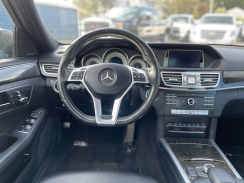 Used 2016 Mercedes-Benz E 350 4MATIC Sedan image 11