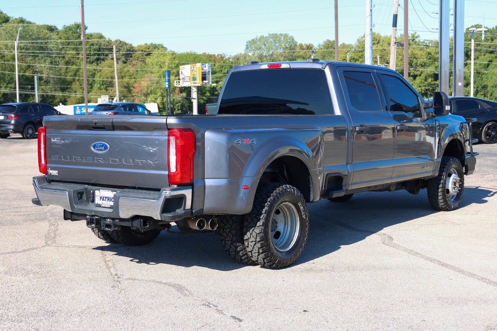 Used 2023 Ford F350 XLT AWD/4WD image 3