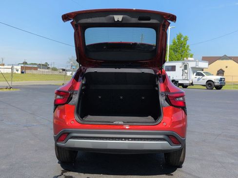 Used 2024 Chevrolet Trax LT w/ Driver Confidence Package FWD image 31