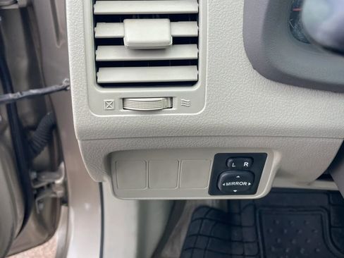 Used 2009 Toyota Corolla FWD image 13