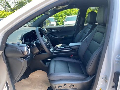 New 2025 Chevrolet Equinox LT w/ Convenience Package II image 11