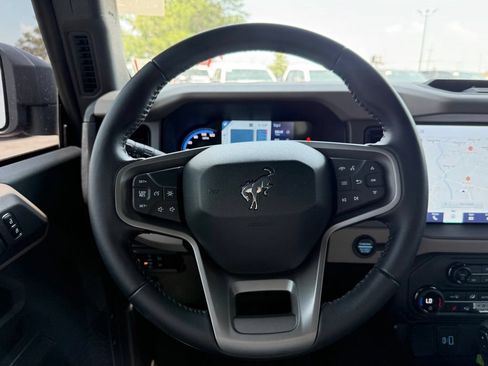 Used 2024 Ford Bronco Wildtrak AWD/4WD image 14