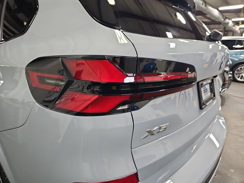 New 2026 BMW X5 xDrive50e w/ Executive Package image 37