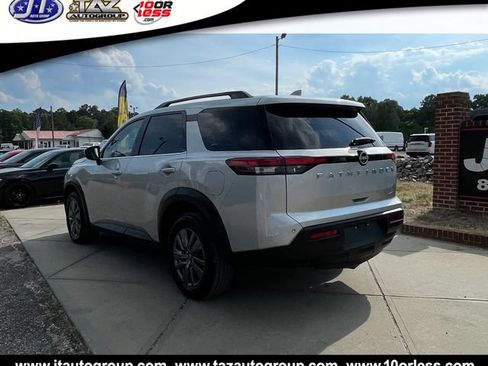Used 2025 Nissan Pathfinder SV AWD/4WD image 5