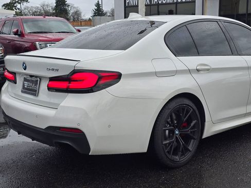 Used 2023 BMW 540i w/ M Sport Package image 11