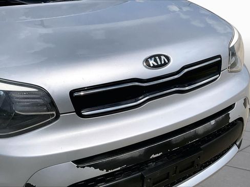 Used 2018 Kia Soul + FWD image 29