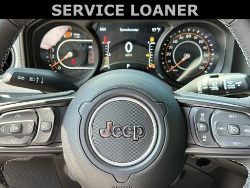 Used 2025 Jeep Wrangler Unlimited Sport AWD/4WD image 11