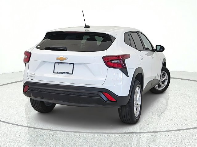 Used 2025 Chevrolet Trax LS w/ LS Convenience Package FWD image 5