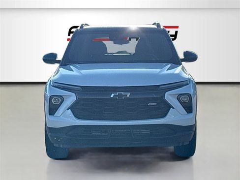 Used 2025 Chevrolet TrailBlazer RS image 2