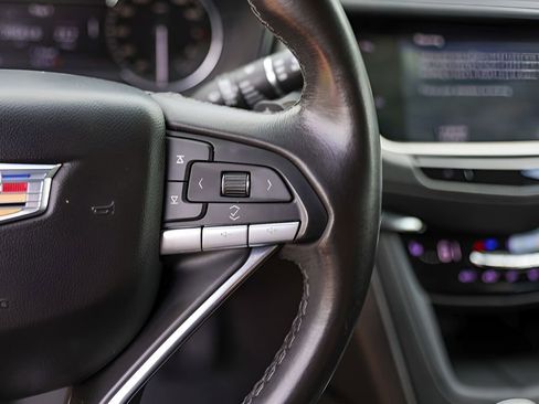 Used 2022 Cadillac XT6 Luxury FWD image 14