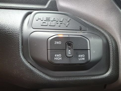 Used 2025 RAM 2500 Big Horn AWD/4WD image 28