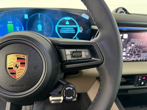 New 2025 Porsche Macan 4S Electric image 37