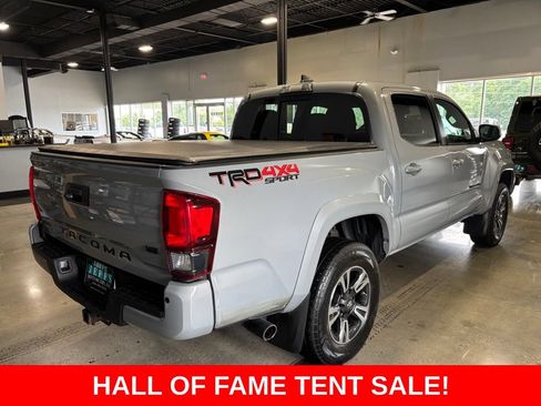 Used 2019 Toyota Tacoma TRD Sport w/ Technology Package AWD/4WD image 5