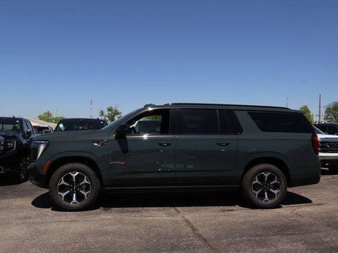 New 2026 GMC Yukon XL AT4 AWD/4WD image 4