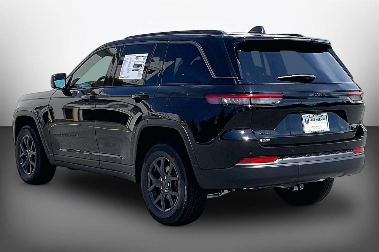 New 2027 Jeep Grand Cherokee Altitude AWD/4WD image 6