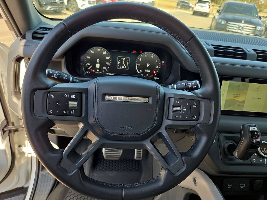 Used 2024 Land Rover Defender 110 X-Dynamic SE AWD/4WD image 21
