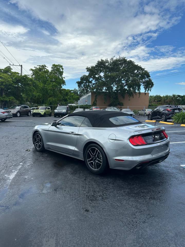 Used 2021 Ford Mustang Premium RWD image 5